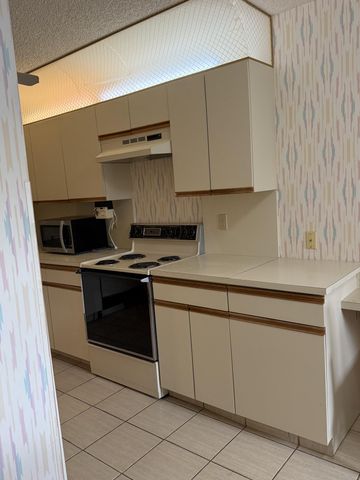 10107 Mangrove Drive, Boynton Beach, FL 33437
