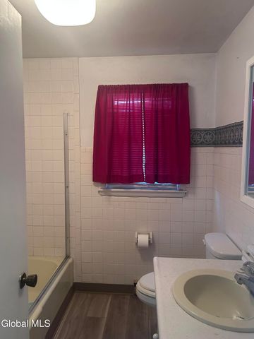 1111 Fort Hunter Road, Rotterdam, NY 12303