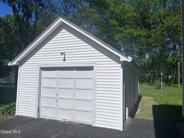 1111 Fort Hunter Road, Rotterdam, NY 12303