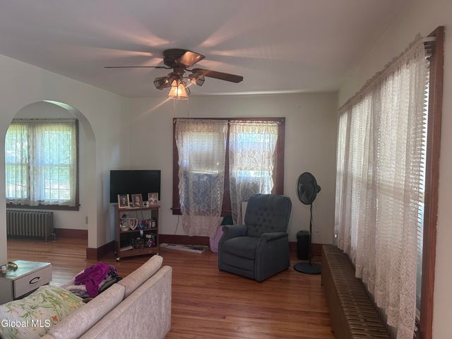 1111 Fort Hunter Road, Rotterdam, NY 12303
