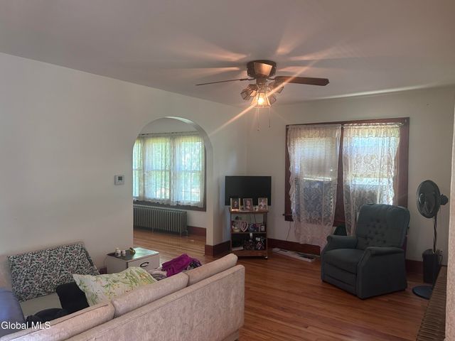 1111 Fort Hunter Road, Rotterdam, NY 12303