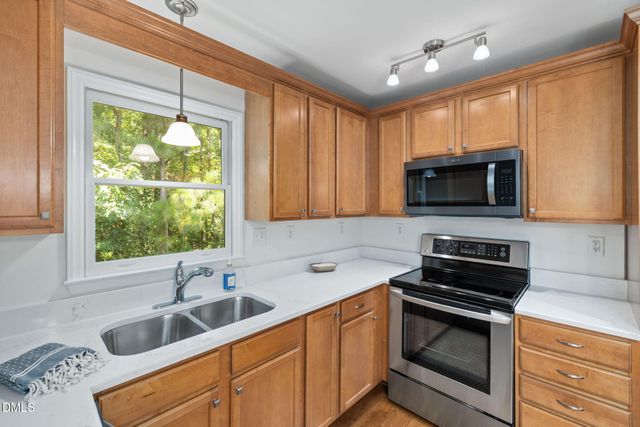 8311 Hempshire Place 204, Raleigh, NC 27613
