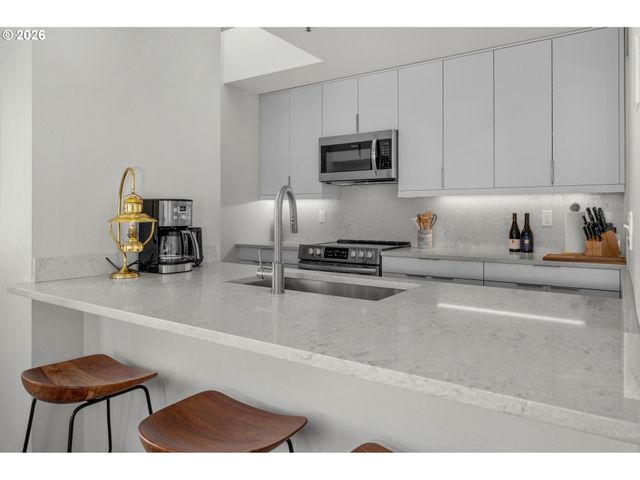 305 S MONTGOMERY St F501, Portland, OR 97201