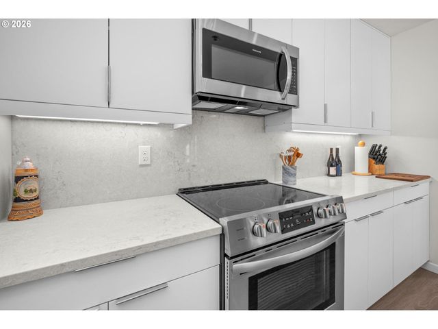 305 S MONTGOMERY St F501, Portland, OR 97201