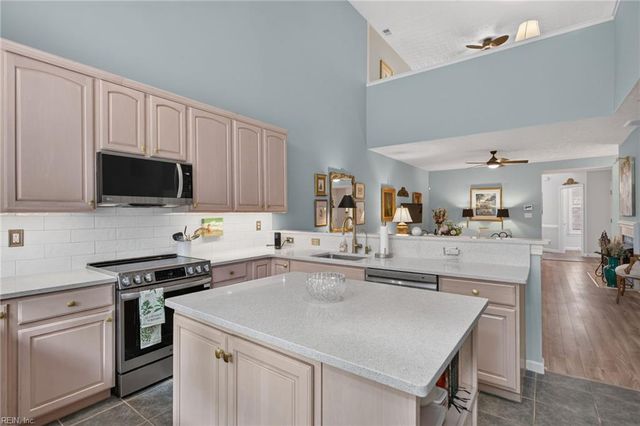 204 Zelkova RD, Williamsburg, VA 23185