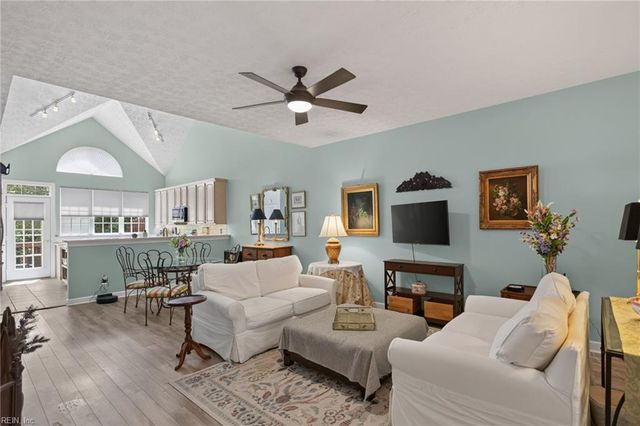 204 Zelkova RD, Williamsburg, VA 23185