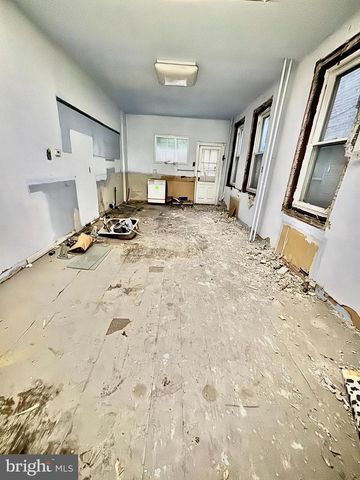 1627 S 8TH ST, Philadelphia, PA 19148