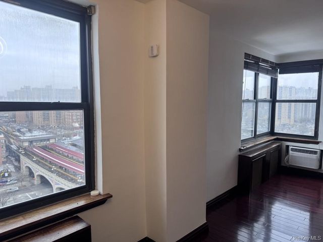 40 Brighton 1st Road 15M, Brooklyn, NY 11235