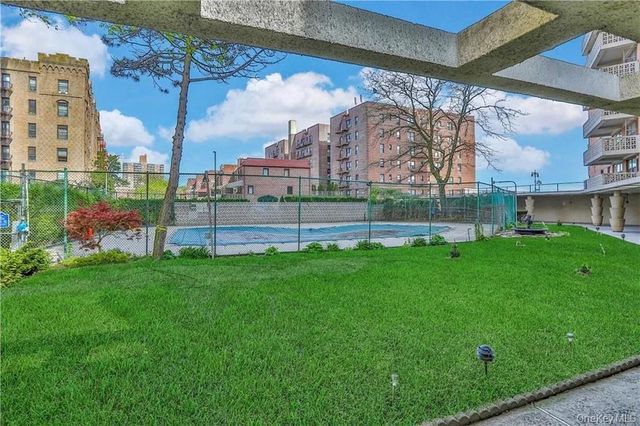 40 Brighton 1st Road 15M, Brooklyn, NY 11235