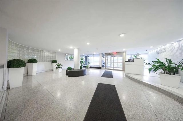 40 Brighton 1st Road 15M, Brooklyn, NY 11235