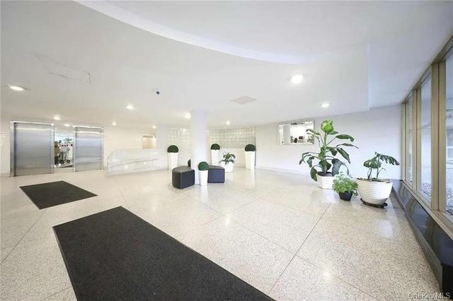 40 Brighton 1st Road 15M, Brooklyn, NY 11235