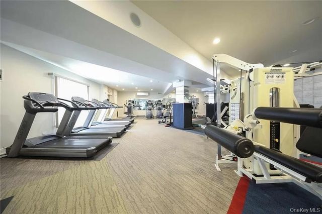 40 Brighton 1st Road 15M, Brooklyn, NY 11235