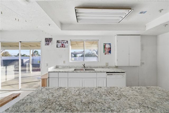 15637 Tuscola, Apple Valley, CA 92307