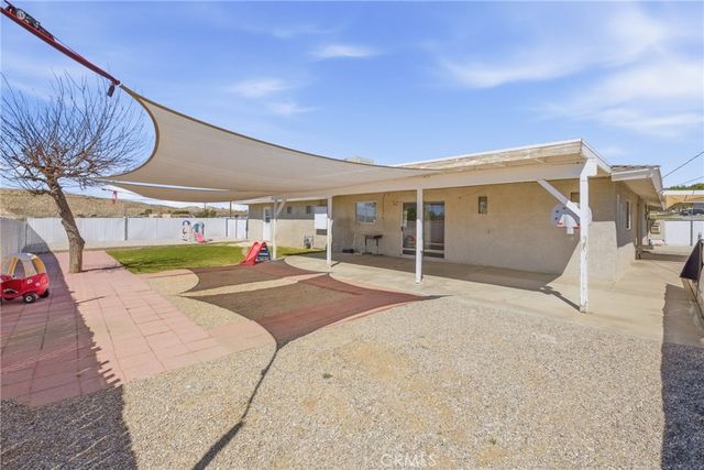 15637 Tuscola, Apple Valley, CA 92307