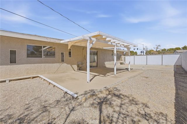 15637 Tuscola, Apple Valley, CA 92307