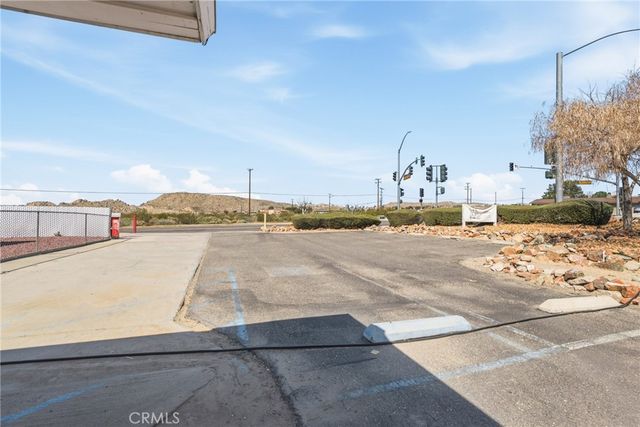 15637 Tuscola, Apple Valley, CA 92307