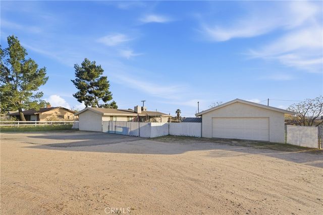 15637 Tuscola, Apple Valley, CA 92307
