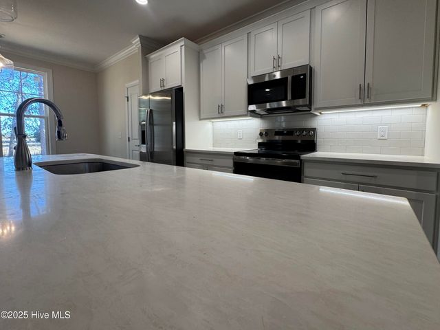 492 Longleaf Drive, West End, NC 27376