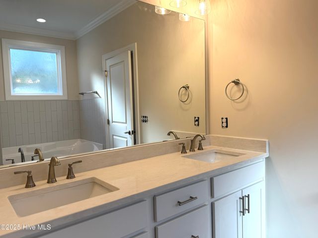 492 Longleaf Drive, West End, NC 27376