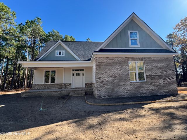 492 Longleaf Drive, West End, NC 27376