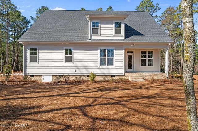 492 Longleaf Drive, West End, NC 27376