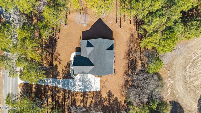 492 Longleaf Drive, West End, NC 27376