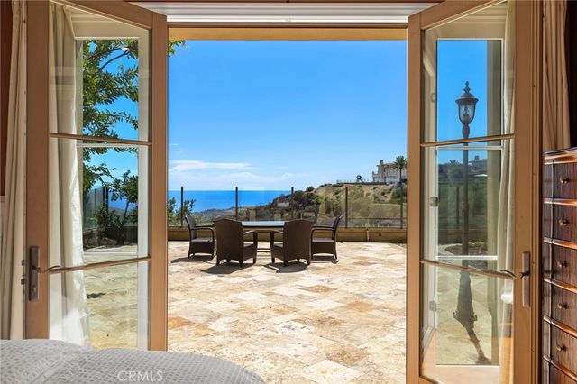 27 Pacific Mist, Newport Coast, CA 92657