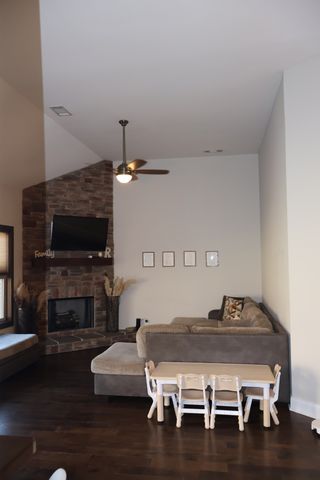 1080 Secretariat Dr, Mount Juliet, TN 37122