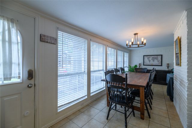 109 N Lois Lane, Richardson, TX 75081