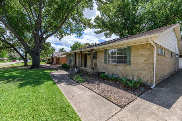 109 N Lois Lane, Richardson, TX 75081