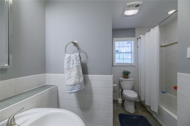 109 N Lois Lane, Richardson, TX 75081