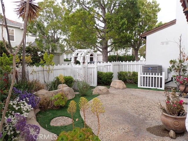 55 Essex, Irvine, CA 92620