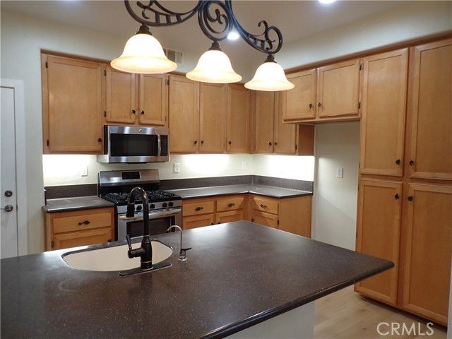 55 Essex, Irvine, CA 92620