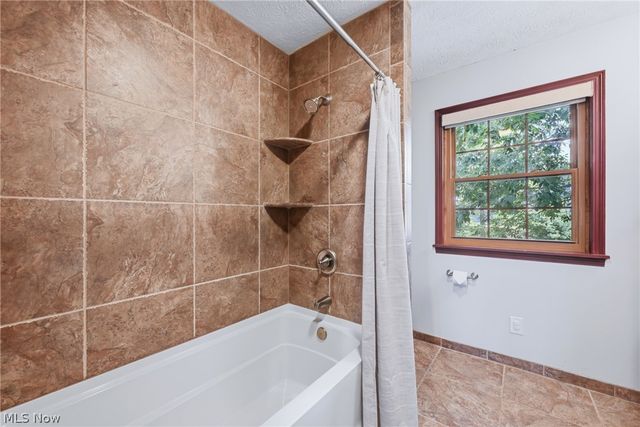 7645 Locust Lane, Poland, OH 44514