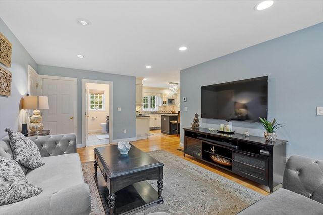 186 Salem Street, Woburn, MA 01801