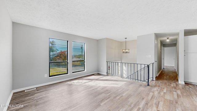 2426 Highway 25 W, Strawberry Plains, TN 37871