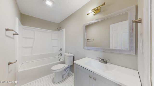 2426 Highway 25 W, Strawberry Plains, TN 37871