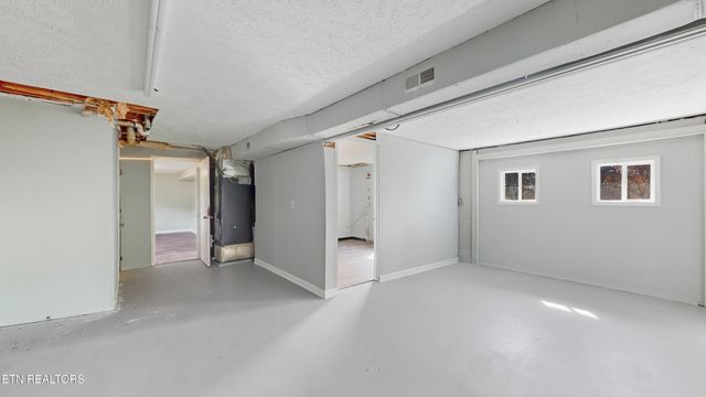 2426 Highway 25 W, Strawberry Plains, TN 37871