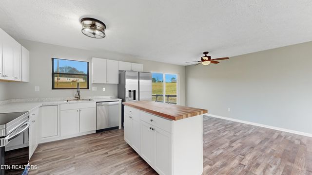 2426 Highway 25 W, Strawberry Plains, TN 37871