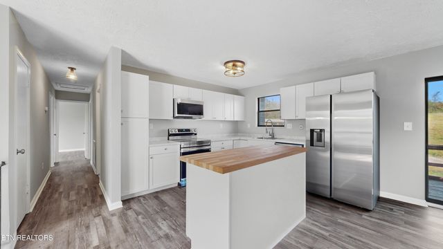 2426 Highway 25 W, Strawberry Plains, TN 37871