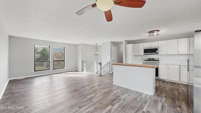 2426 Highway 25 W, Strawberry Plains, TN 37871