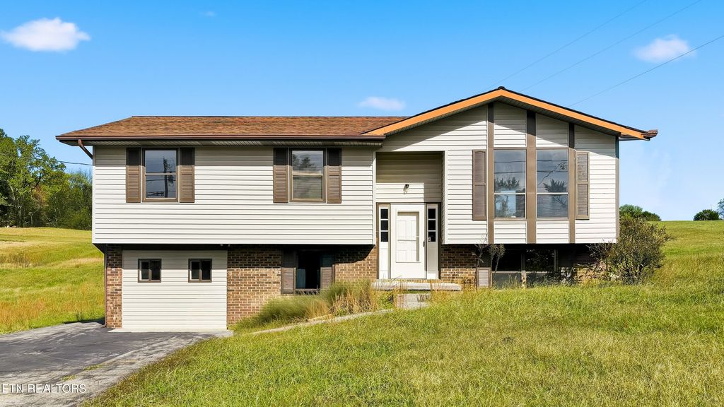 2426 Highway 25 W, Strawberry Plains, TN 37871