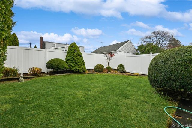 331 N Michigan Avenue, Massapequa, NY 11758