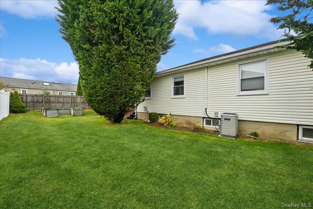 331 N Michigan Avenue, Massapequa, NY 11758