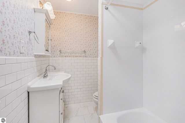 137 Fox Drive, St Louis, MI 48880