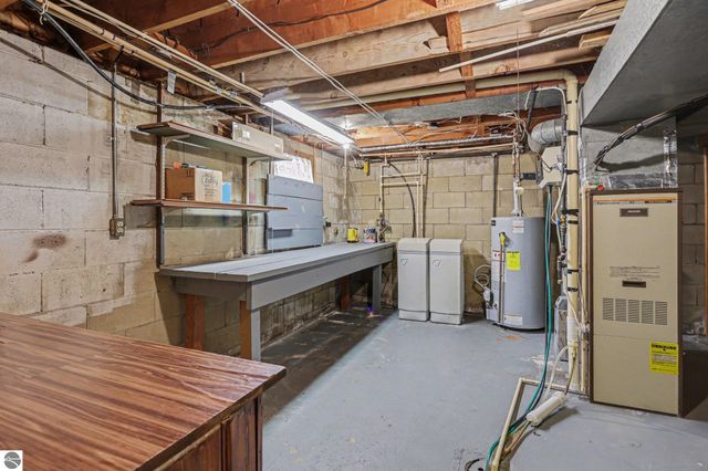 137 Fox Drive, St Louis, MI 48880