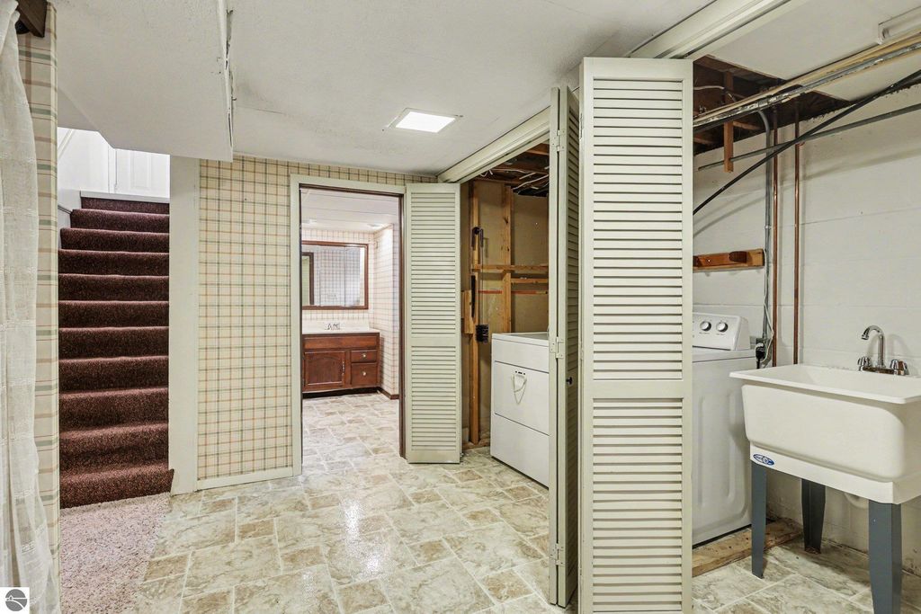 Image 22 of property listing at 137 Fox Drive, St Louis, MI 48880