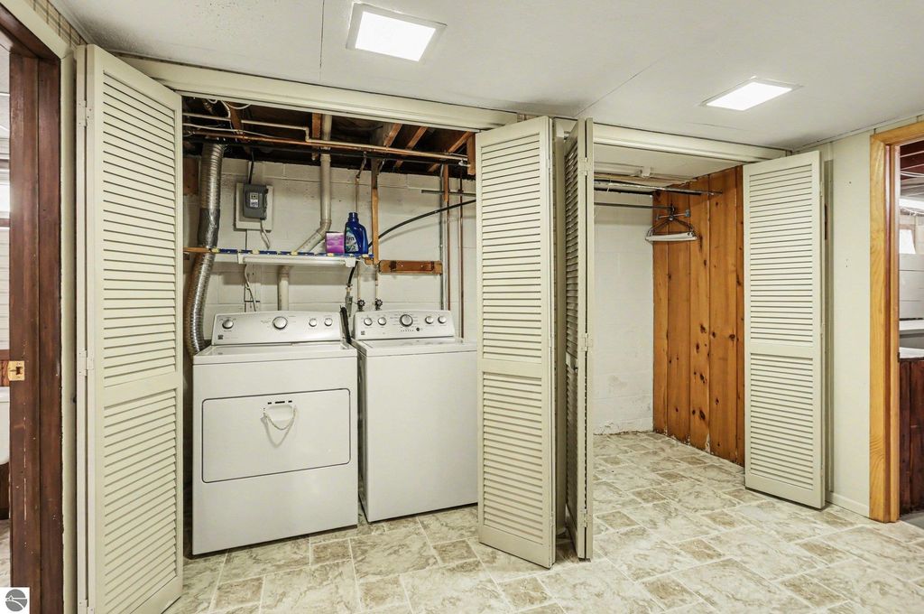 Image 23 of property listing at 137 Fox Drive, St Louis, MI 48880