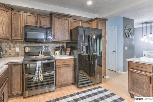 11755 Rambleridge Road, Omaha, NE 68164