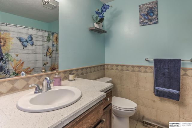11755 Rambleridge Road, Omaha, NE 68164